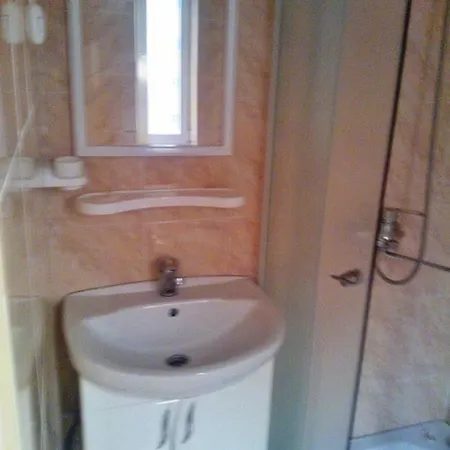 Hillhouse Guest house